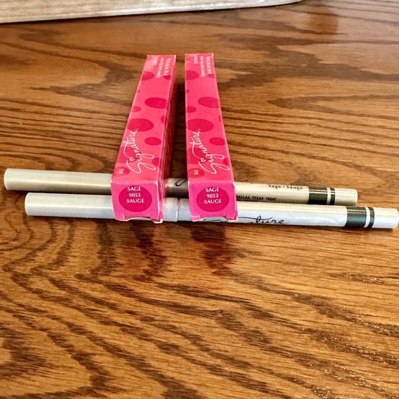 MK 2 Sage Signature Eyeliner - Picture 2 of 2